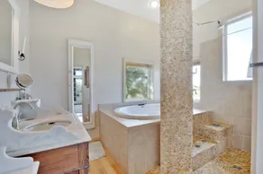 Amazing Views - hot tub - 5 beds - walk to beach! - Image 4