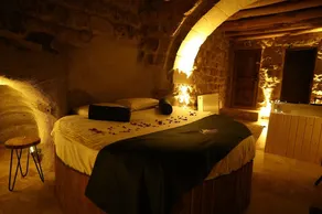 Rock Mansion - Image 5