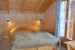 Udenfor: hytte til 8 personer, balkon og terrasse -Interiør: 110 m2, lukket entré, se - Image 4