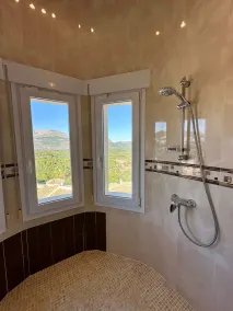 Agradable apartamento vacacional apto para niños con jardín, internet de alta velocidad y terraza | Vistas a la montaña - Image 4