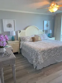 Completely renovated 1 bedroom on first floor Sabine Yacht and Racquet Club - Image 3
