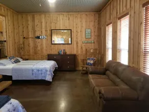 Lake Front Gated Property  Private Dock  Book 3 Nights - Get 4th Night Free.  - Image 4