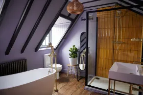 Boutique, interior designed, historic property - Image 2