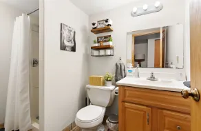 ✨Cozy 3Bd/2Ba | 10 min to Downtown Minneapolis & 5 min to U of Minnesota✨ - Image 5