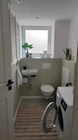 The Polly vacation home is a small, cozy townhouse - Image 5