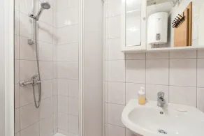 Comfortable and spacious apartment on the 2nd floor. - Image 3