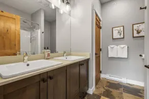 Echo Landing 35 : Charmante maison mitoyenne de 3 chambres avec piscine privée bain à remous - Image 2
