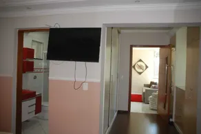 Cozy farmhouse in a gated community - Image 2