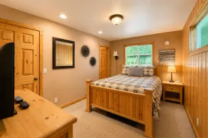 Pine River Retreat 2 Bedroom Home by RedAwning - Image 4