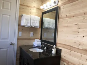 Waterfront honeymoon holiday home - Image 3