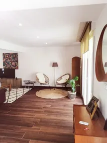 Maison au Cœur de Village Avec Piscine Privée - Image 2