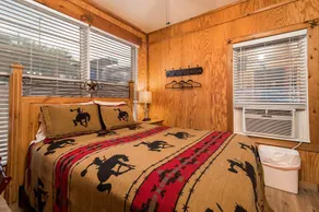 Bandera Bunkhouse On Main #1 - Image 3