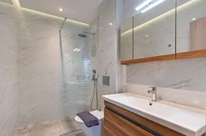 Luxury apartment with private jacuzzi around the beach - Image 5