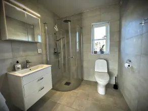 Neue See-Villa 135qm am Vänernsee mit idyllischem Hafenflair + Naturschutzgebiet - Image 3