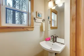 NY! Mountain Modern Truckee Home w / Deck & Views! - Image 2