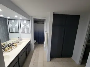 Unique large desert(+) rental opportunity - Image 2