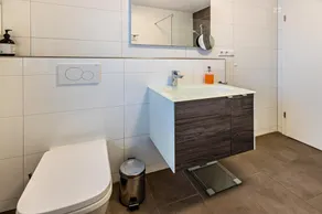 Apartment 'Gertrud' with Lake View, Balcony and Wi-Fi - Image 5