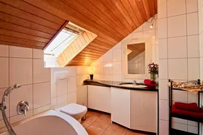 Apartment with roof terrace and stunning lake view - Jacuzzi included! - Image 4