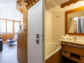 Joli appartement pour 4 personnes avec WIFI, TV et balcon - Image 3
