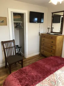 Wine Trail Dreams - 2 BR Cottage - Perfect location on the Seneca Wine Trail! - Image 4