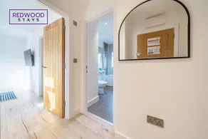 Central Gem by Festival Place | Netflix, Free Parking, WiFi - Image 3