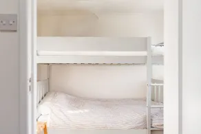 The Watch Tower  -  a holiday let by Bloom Stays  that sleeps 6 guests  in 3 bedrooms - Image 5