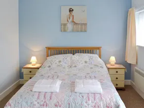 2 bedroom accommodation in Chickerell, near Weymouth - Image 4
