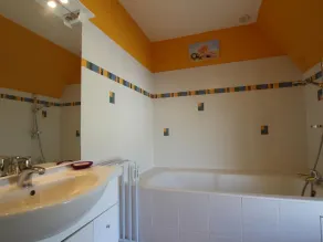 Charming stone house, enclosed garden, pets allowed - Image 2
