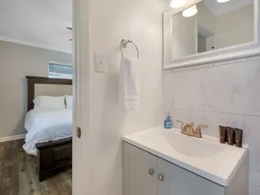 NEW! Last minute booking discount—close to Tallahassee Memorial Hospital - Image 4