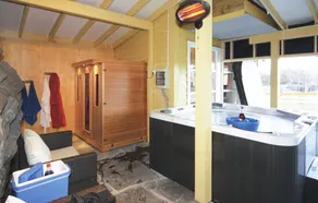 Beach front home in Hatlestrand with sauna - Image 3