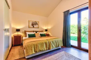Villa avec jardin, piscine et barbecue | Vue piscine - Image 4