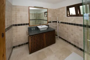 Glacis: Beach-front self-catering Villa<br> - Image 3