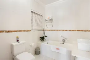 Kwantu Guesthouse 1 - Image 4