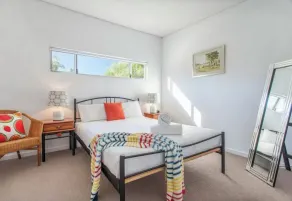 Breezy Bay Retreat Family Haven near Town and Beach - Image 5