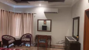 Luxurious 2-bedroom ground portion in heart of DHA - Image 2