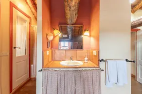 Ferienhaus 'La Casona Y Casitas De Tabladillo' mit privatem Pool, privater Terrasse und Garten - Image 2
