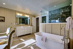 Glenside at the Point - Lake Front Home With a Private Dock and Plenty of Outdoor Space - Image 2