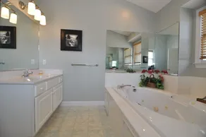 Vacation Station: Animaux acceptés, piscine privée chauffée, bain à remous, salle de jeux avec table de baby-foot. - Image 3