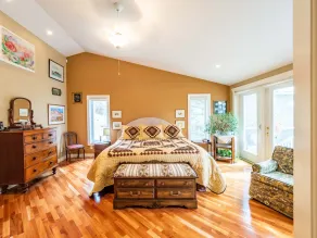 Riverside Retreat - Secluded exotic villa in the Rocky mountains - Image 5