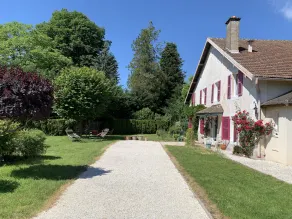 Chambre Spacieuse au Calme Dans une Belle Propriété Familiale - Image 3