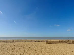 Cozy 1BR Apartment with Balcony, 50m from Beach, Near Shops & WiFi - Image 2