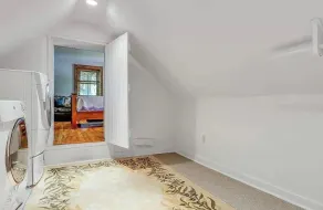 A cozy, beautifully renovated 1829 farmhouse - Image 2