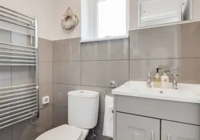 Hope Cove Location - Nr Salcombe - 2 minutes to Beaches - Private Parking - WiFi - Image 2