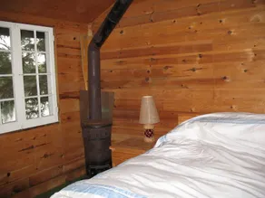 Lakefront Family Cottage with Tennis Court! - Image 5