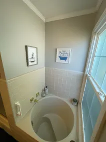 Minutes from Magnolia & Baylor, enjoy the Little Cottage on famous Austin Avenue - Image 5