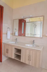 Three Bedroom Apartment at Valley Arcade by Karibu Stays - Image 2