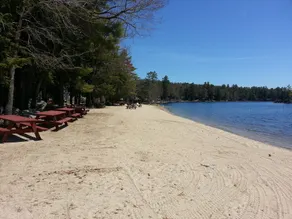 Beautiful Log Home in Suissevale on Lake Winnipesaukee with Beach Access - Image 4