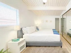 3-Beds just 100m from white sands of Hermosa! - Image 5