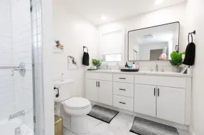 Spacious 4BR with Modern Amenities – Family-Friendly  - Image 3