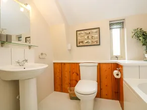 Woodfield Coach House - Image 5